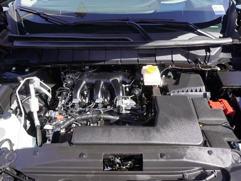 Used 2025 Nissan Pathfinder Platinum w/ Cargo Package image 7