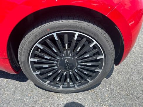 New 2024 FIAT 500 e (RED) image 8