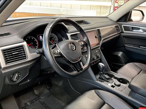 Used 2019 Volkswagen Atlas SE w/ Towing Package image 17