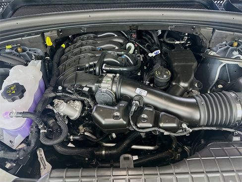 New 2025 Jeep Grand Cherokee Overland w/ Luxury Tech Group IV image 18