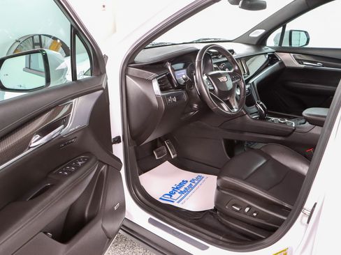 Used 2023 Cadillac XT6 Sport AWD/4WD image 3