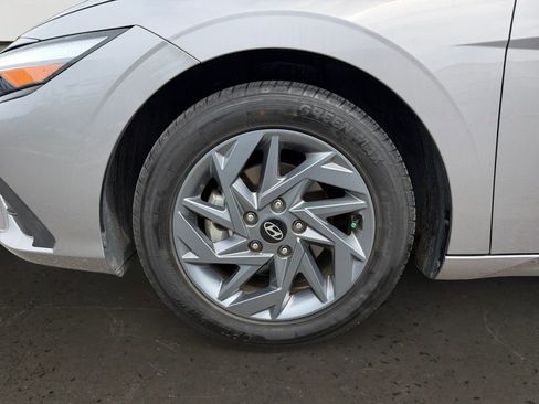 Used 2024 Hyundai Elantra SEL FWD image 10