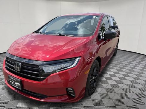 Used 2024 Honda Odyssey Sport image 3