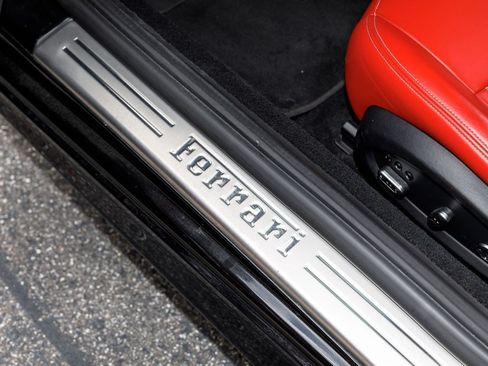 Used 2017 Ferrari California T RWD image 27