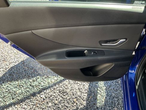 Used 2023 Hyundai Elantra SEL w/ Convenience Package FWD image 16
