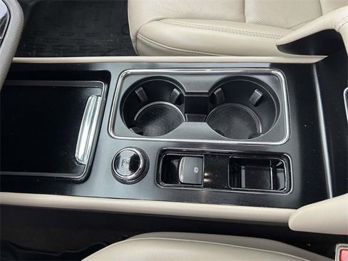 Certified 2022 Lincoln Corsair AWD w/ Premium Package image 17