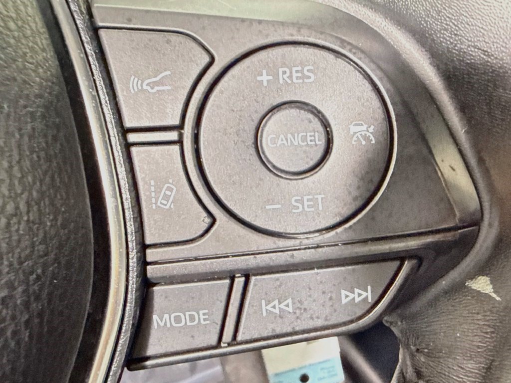 Used 2020 Toyota Camry SE FWD image 14