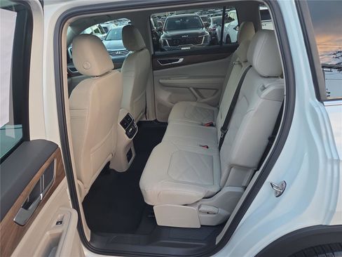 New 2026 Volkswagen Atlas SE image 25