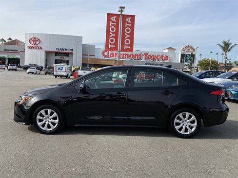 Certified 2025 Toyota Corolla LE image 2