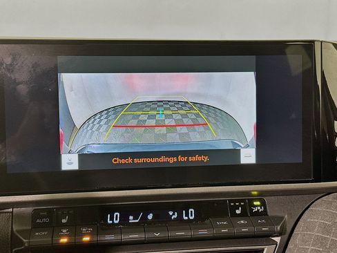 Used 2025 Toyota Camry XLE image 25