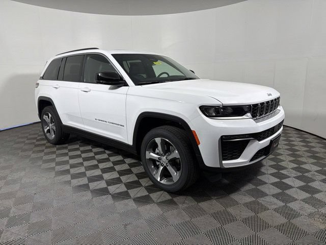 New 2026 Jeep Grand Cherokee Limited w/ Trailer Tow Package AWD/4WD image 1