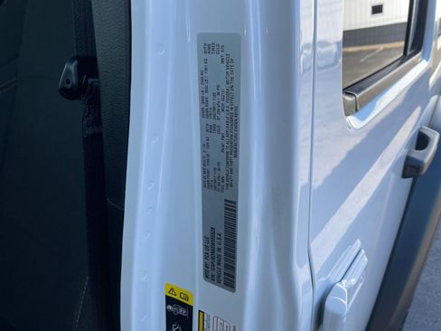 Used 2025 Jeep Wrangler Sport S image 28