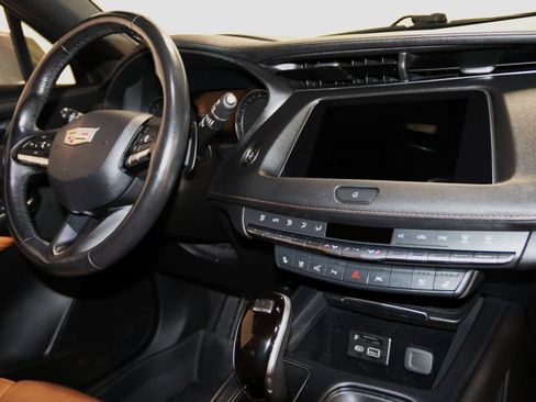 Used 2020 Cadillac XT4 Premium Luxury image 63