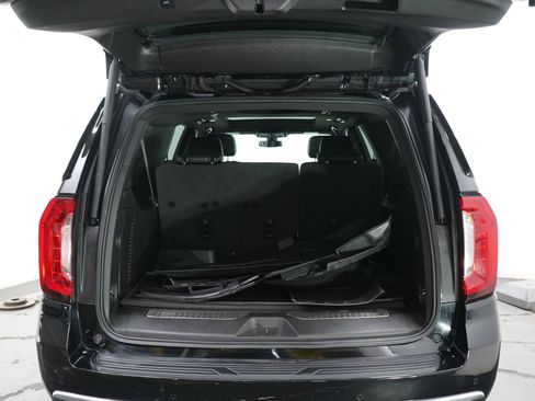 Used 2022 GMC Yukon XL Denali AWD/4WD image 17