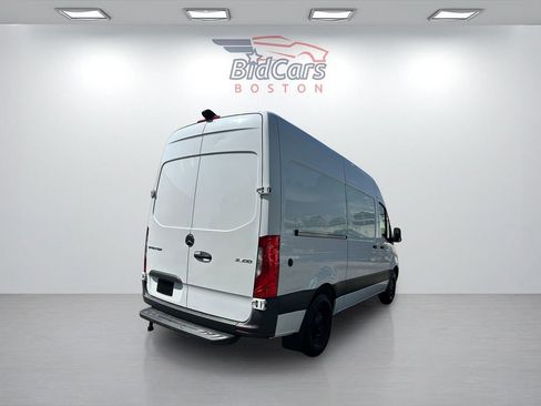 Used 2023 Mercedes-Benz Sprinter 2500 image 4