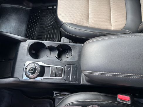 Used 2022 Ford Escape Titanium w/ Titanium Elite Package image 17