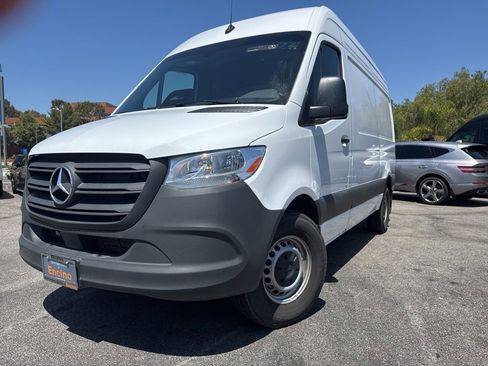 Used 2025 Mercedes-Benz Sprinter 2500 image 1