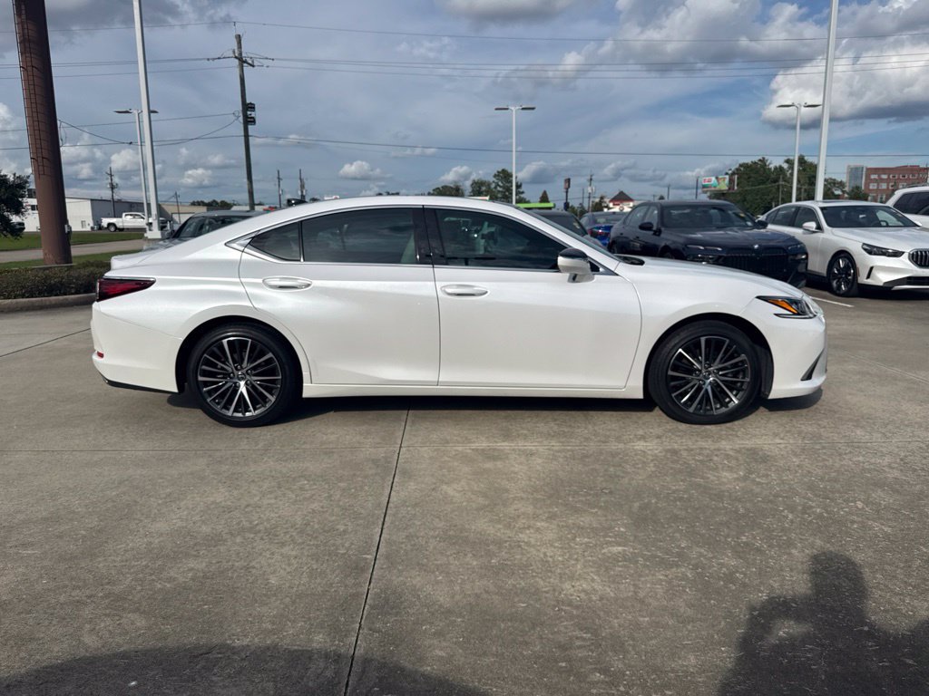 Used 2025 Lexus ES 350 w/ Premium Package FWD image 6