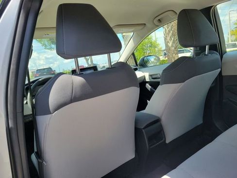 Used 2022 Toyota Corolla LE FWD image 10