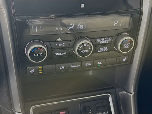 Used 2019 Subaru Ascent Premium image 18