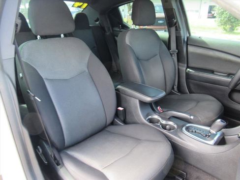 Used 2014 Dodge Avenger SE w/ Rallye Appearance Group image 9