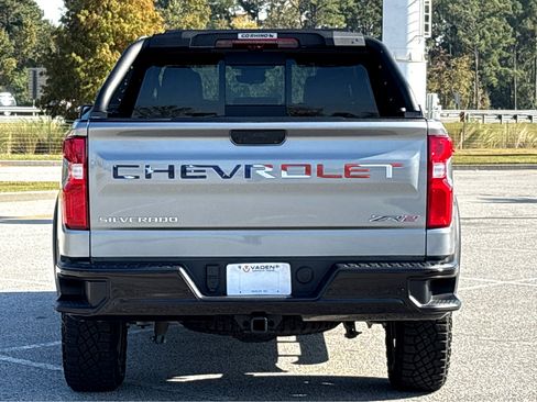 Used 2024 Chevrolet Silverado 1500 ZR2 w/ Technology Package image 22