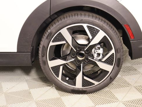New 2026 MINI Cooper 4-Door Hardtop FWD image 18