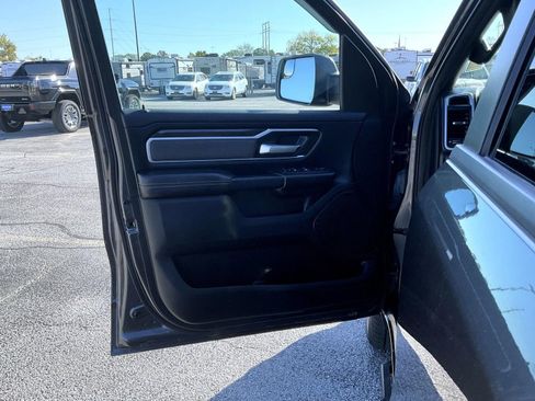 Used 2021 RAM 1500 Big Horn image 9