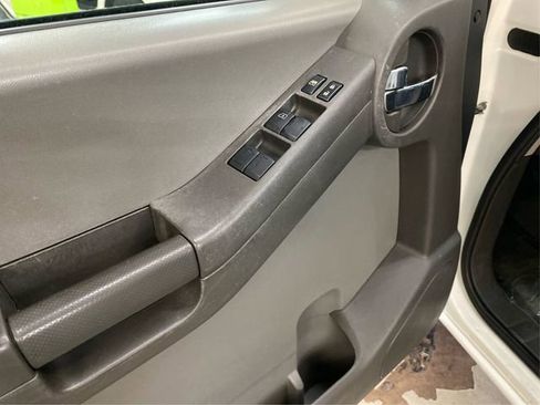 Used 2014 Nissan Xterra X image 24