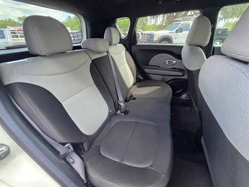 Used 2017 Kia Soul FWD image 30