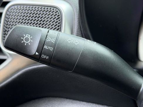 Used 2023 Kia Soul LX w/ LX Technology Package FWD image 25