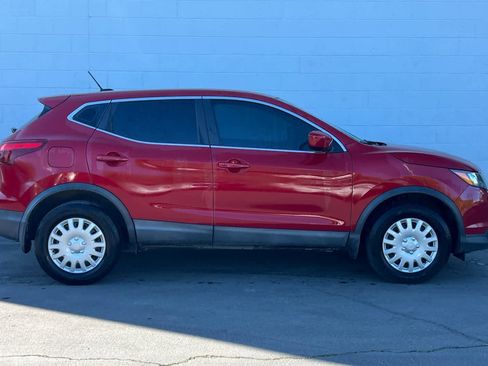 Used 2018 Nissan Rogue Sport S image 9