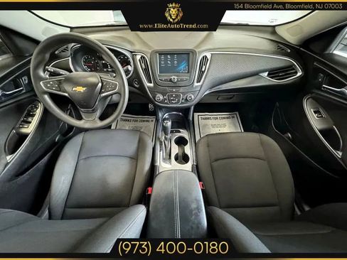 Used 2017 Chevrolet Malibu LT image 19