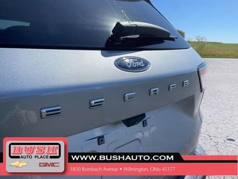Used 2022 Ford Escape SE w/ Convenience Package FWD image 12