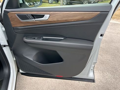 New 2026 Volkswagen Atlas SE FWD image 43