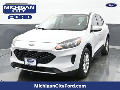 Used 2021 Ford Escape SE image 1
