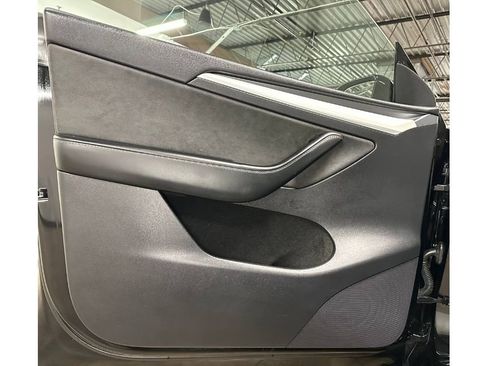 Used 2023 Tesla Model Y Long Range image 19