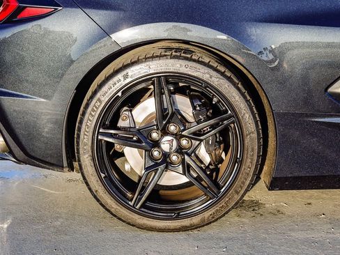 Used 2024 Chevrolet Corvette Stingray Premium Cpe w/ Z51 Performance Package image 12