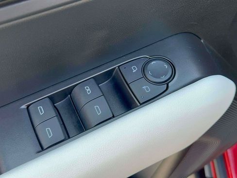 Used 2024 GMC Canyon AT4X AWD/4WD image 25