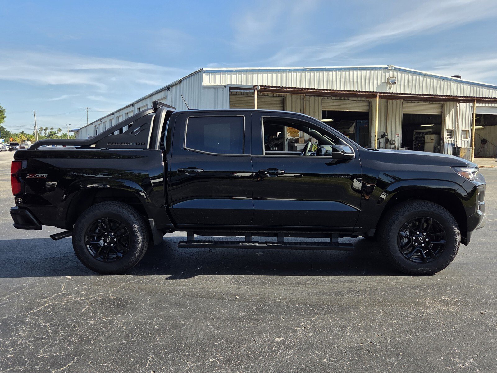 New 2026 Chevrolet Colorado Z71 w/ Midnight Edition AWD/4WD image 6