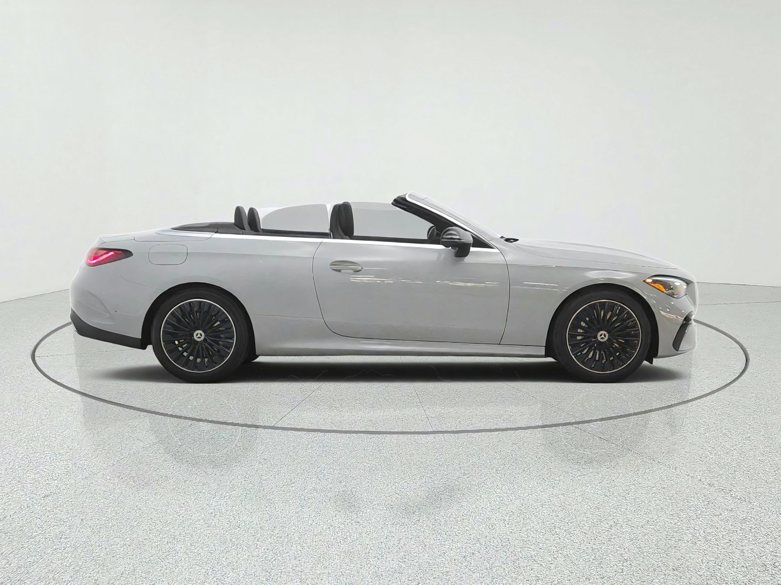 New 2027 Mercedes-Benz CLE 450 4MATIC Cabriolet image 4