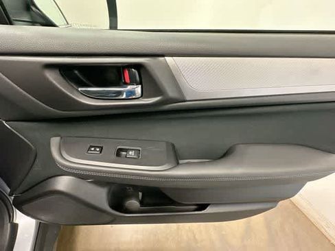 Used 2017 Subaru Outback 2.5i Premium AWD/4WD image 21