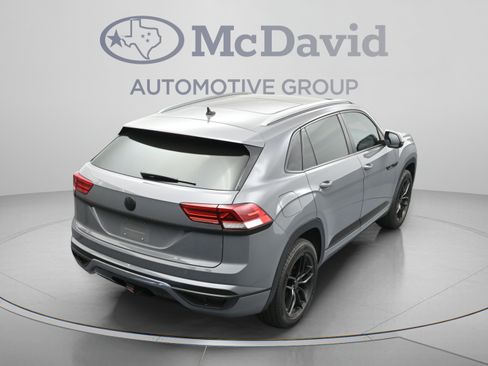 Used 2020 Volkswagen Atlas Cross Sport SEL R-Line FWD image 39