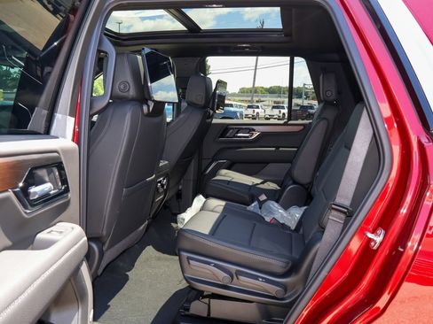 New 2026 GMC Yukon Denali w/ Advanced Technology Package AWD/4WD image 11