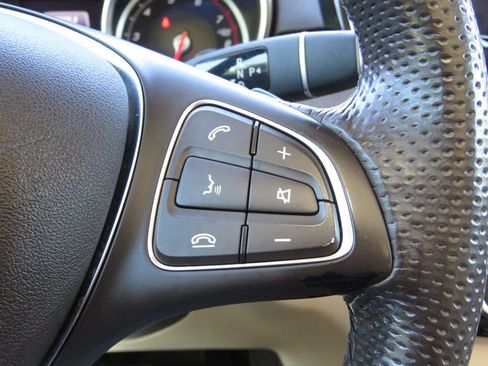 Used 2018 Mercedes-Benz GLE 350 4MATIC image 23