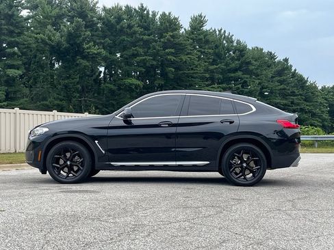 Used 2024 BMW X4 xDrive30i w/ Parking Assistance Package AWD/4WD image 4