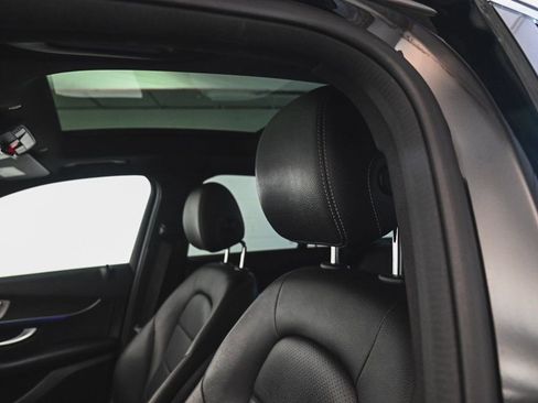 Used 2020 Mercedes-Benz GLC 300 4MATIC image 35