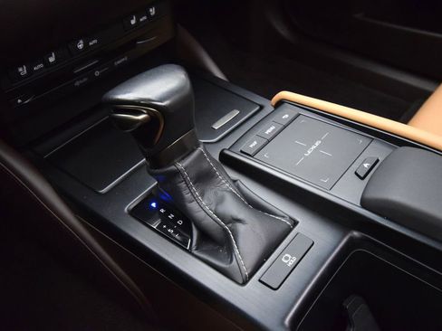 Used 2019 Lexus ES 350 w/ Premium Package FWD image 27