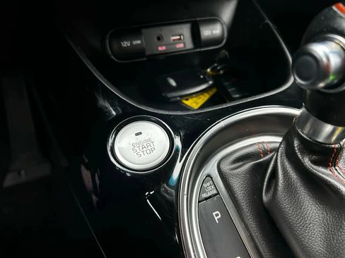 Used 2018 Kia Soul ! image 21