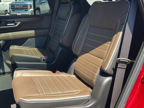 New 2026 GMC Yukon Denali Ultimate AWD/4WD image 16